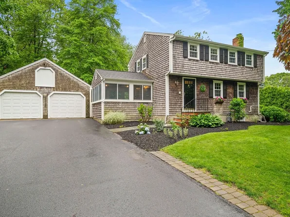 35 Aberdeen Dr, Scituate, MA 02066