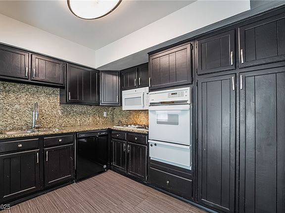 5th image of 3584 Kensbrook St