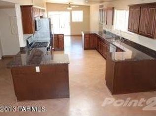 8405 E Surrey Trl, Tucson, AZ 85750