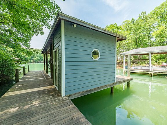 3rd image of 22 Mountain Vista Dr