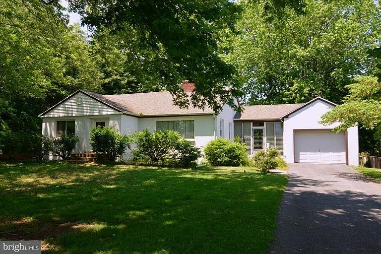 1st image of 76 Sussex Dr
