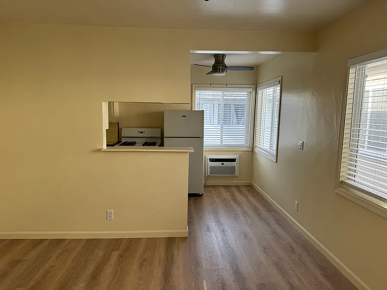 808 Cohasset Ct — Photo 4