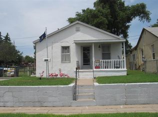 1702 W Spruce St, Dodge City, KS 67801