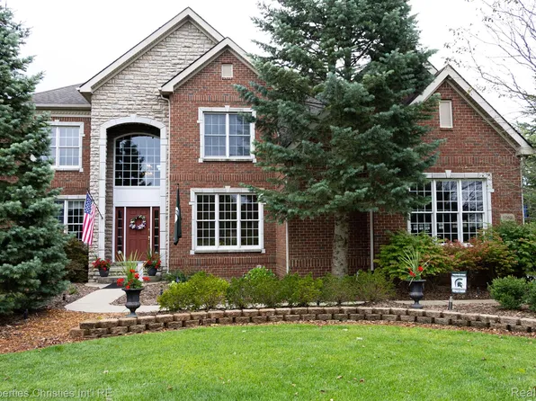 1968 Scenic Dr, Milford, MI 48380