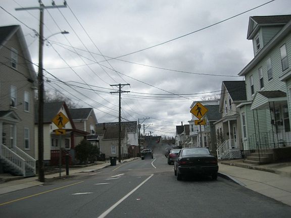 5th image of 97 Pine St