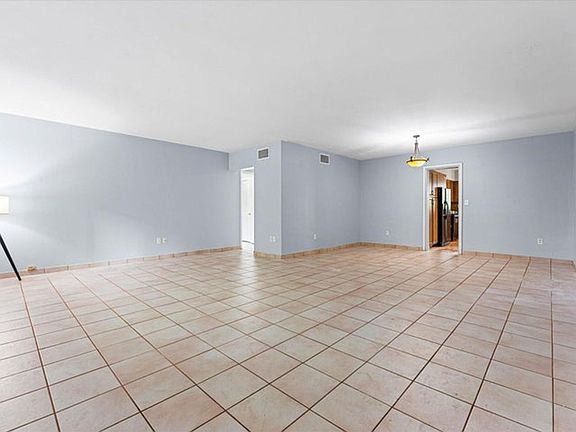 5th image of 1145 101st St APT 1