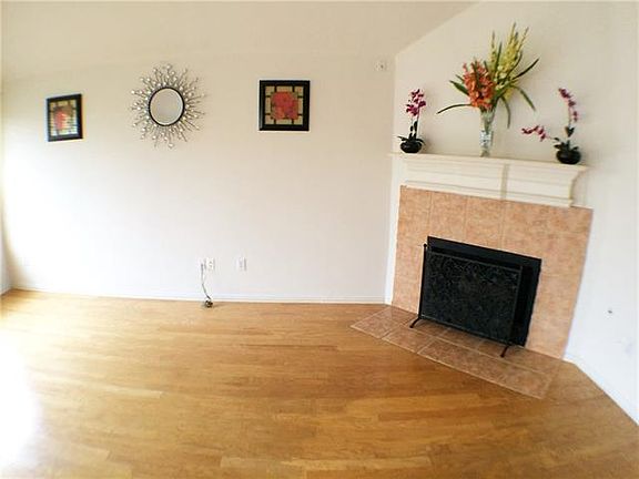 5th image of 4405 Creekstone Dr