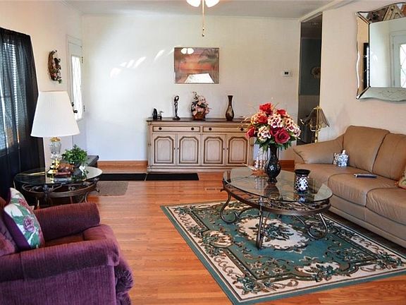 4th image of 284 W La Vista Dr