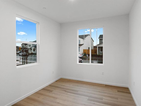 5th image of 1071 Hollowbrook Road