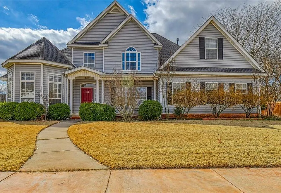 212 Tisbury Rd