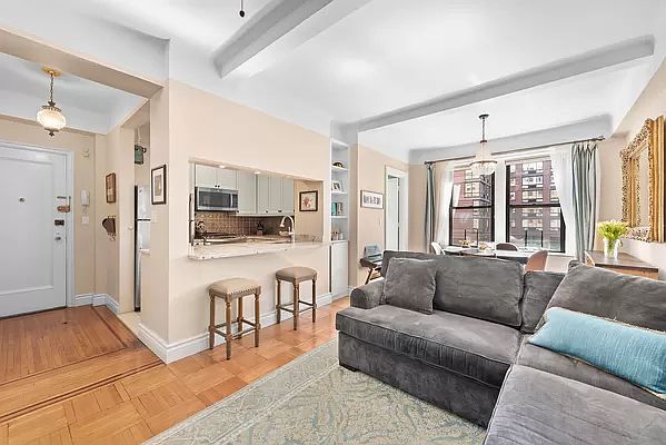 1st image of 710 W End Ave #9D