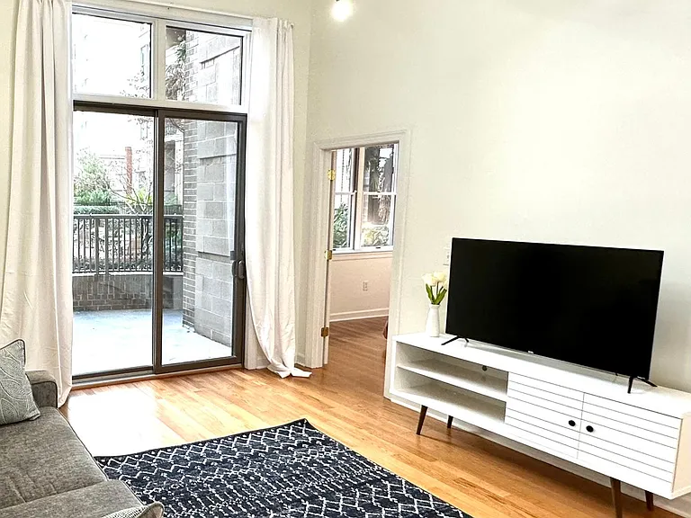 718 Trade St #104 — Photo 5