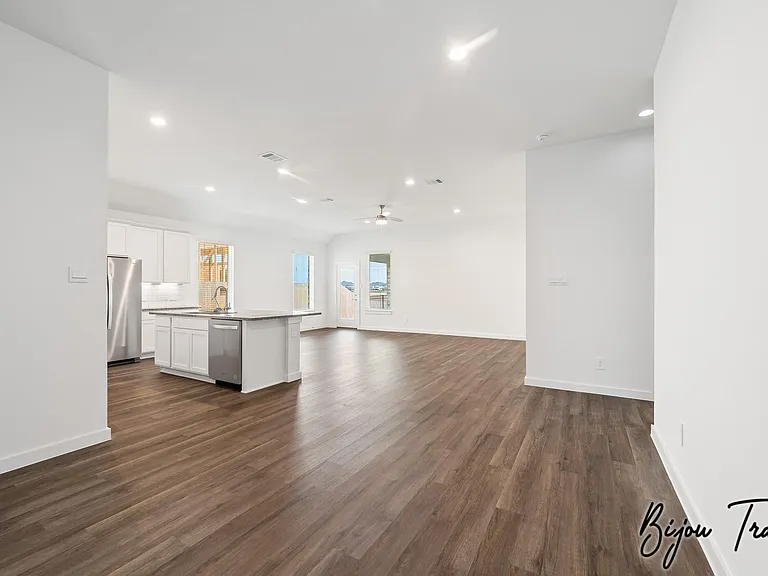 6127 Bella Breeze Dr — Photo 3