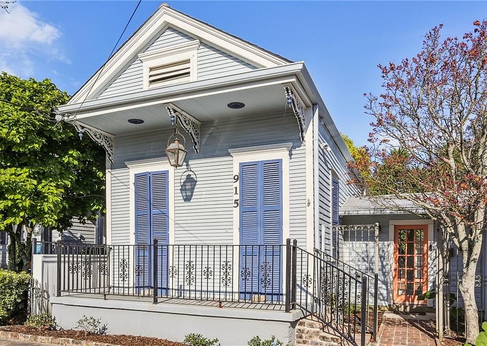 1st image of 915 Cadiz St