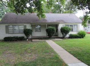 4401 S Parkway Dr, Olathe, KS 66061