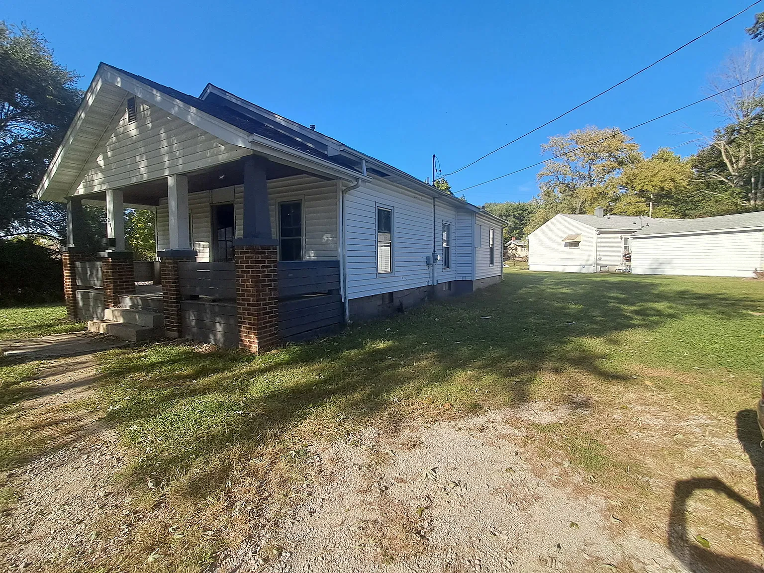 3 bed, 960 sqft, $955 — Photo 2