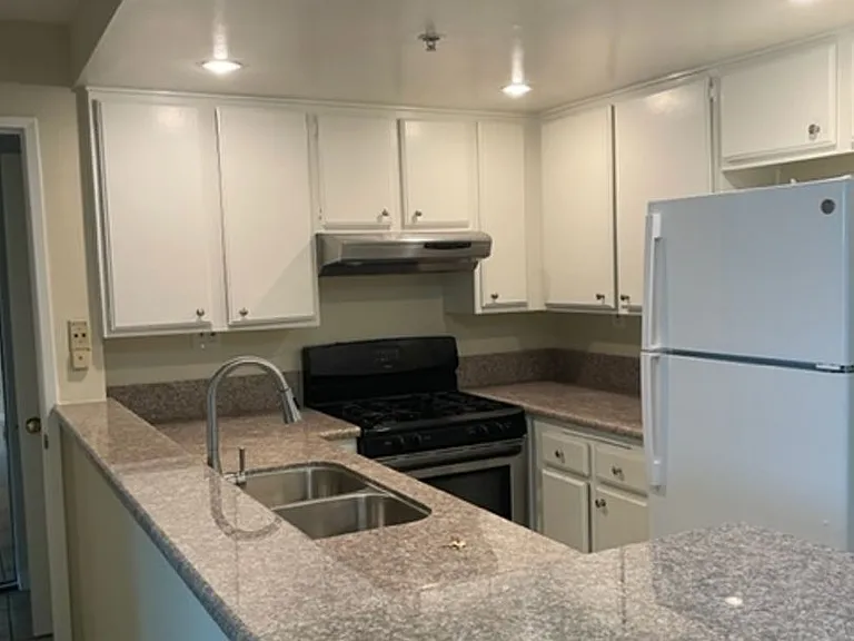 5143 Bakman Ave #102 — Photo 6