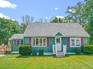 89 Loon Hill Rd, Dracut, MA 01826