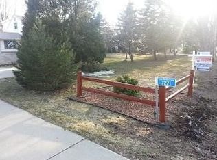 7271 Pond Rd, Hartford, WI 53027