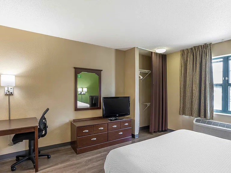 Studio Suite - 1 Queen Bed