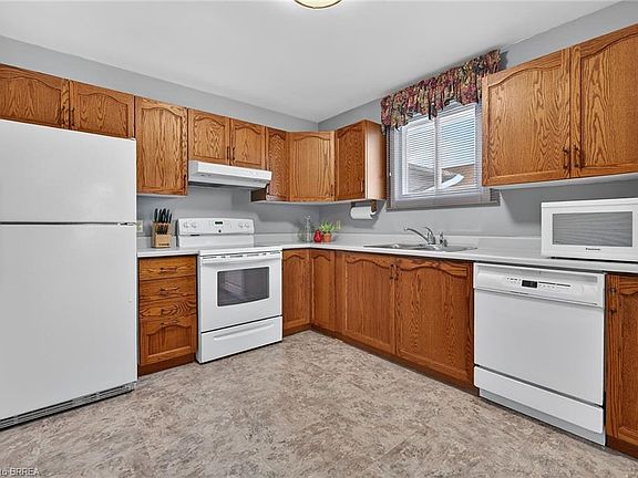 4th image of 104 Viscount Rd