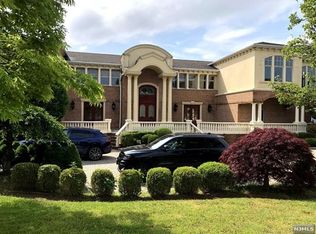 199 Vaccaro Dr, Cresskill, NJ 07626