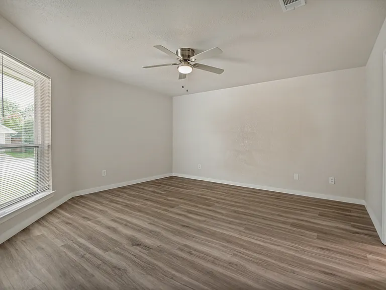 2208 Placid Dr — Photo 4
