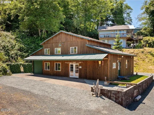 253 S Harbor St, Rockaway Beach, OR 97136
