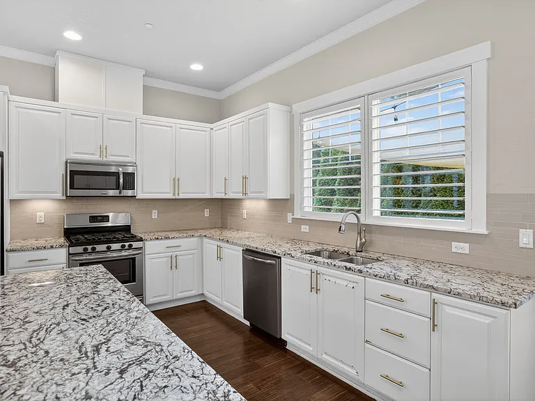 12356 SW Athens Ln — Photo 12