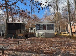 278 Lake Dr W, Gouldsboro, PA 18424