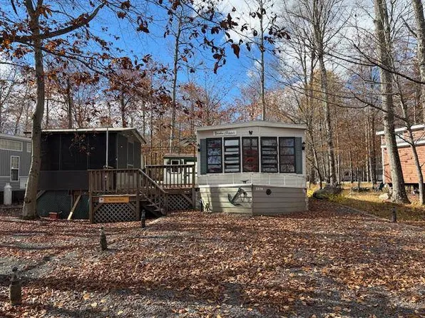 278 Lake Dr W, Gouldsboro, PA 18424