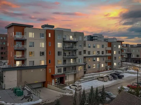 71 S Shawnee Cmn SW #301, Calgary, AB T2Y 0R2