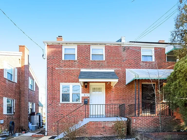 812 Burns St SE — Photo 50