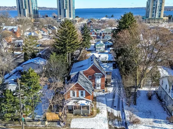 81 Innisfil St, Barrie, ON L4N 3E3