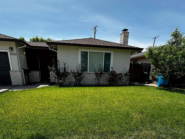 3570 Bennett Ave — Photo 3