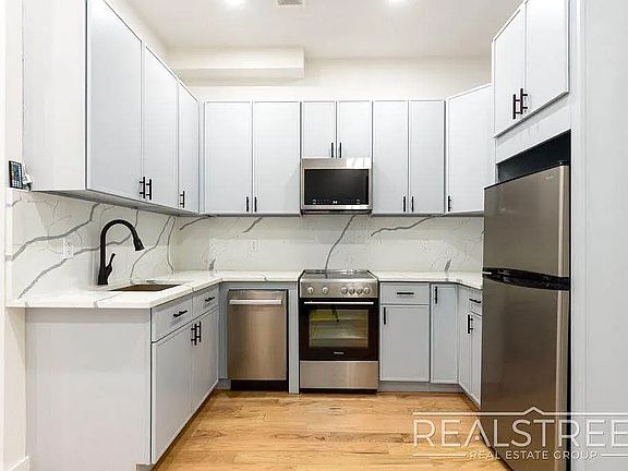4th image of 1276 Jefferson Ave #2