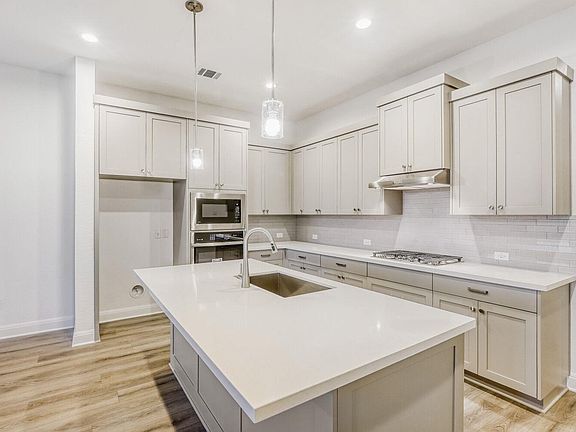 3rd image of 222 Prickly Poppy Loop