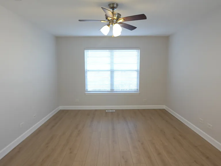 881 Essex Cir #881 — Photo 16