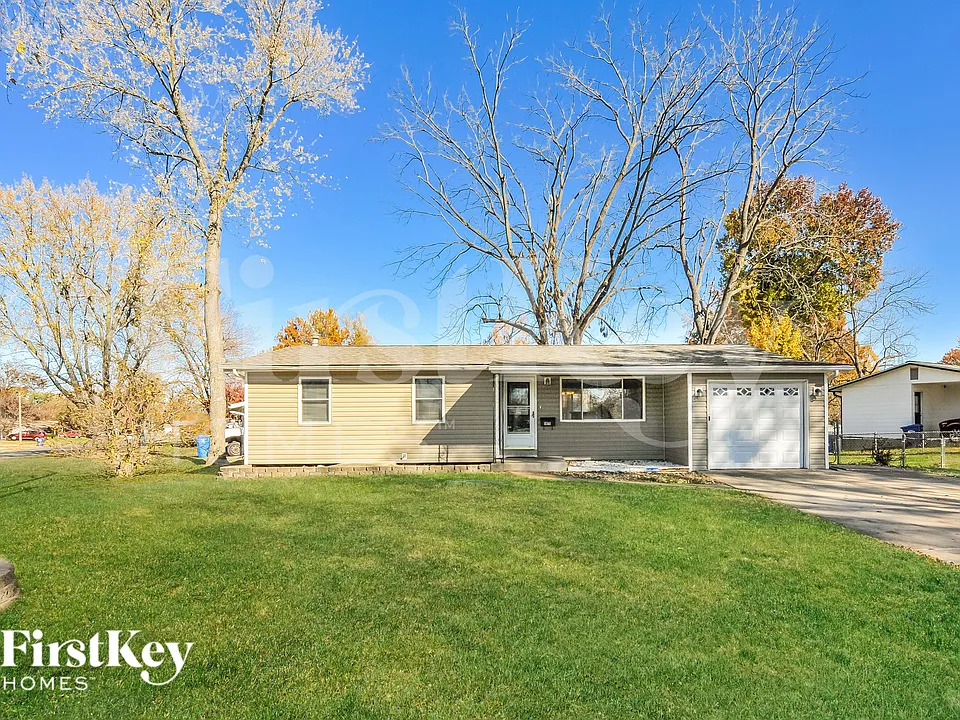 1075 Madison Ln