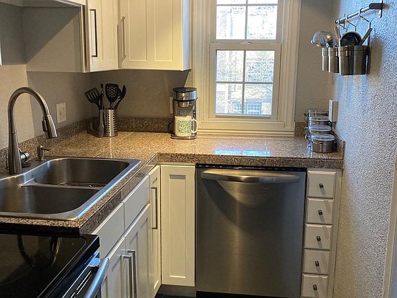 4th image of 1024 E 14th Ave #8