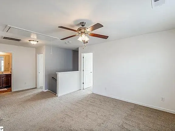 4 bed, 2696 sqft, $2,650 — Photo 4