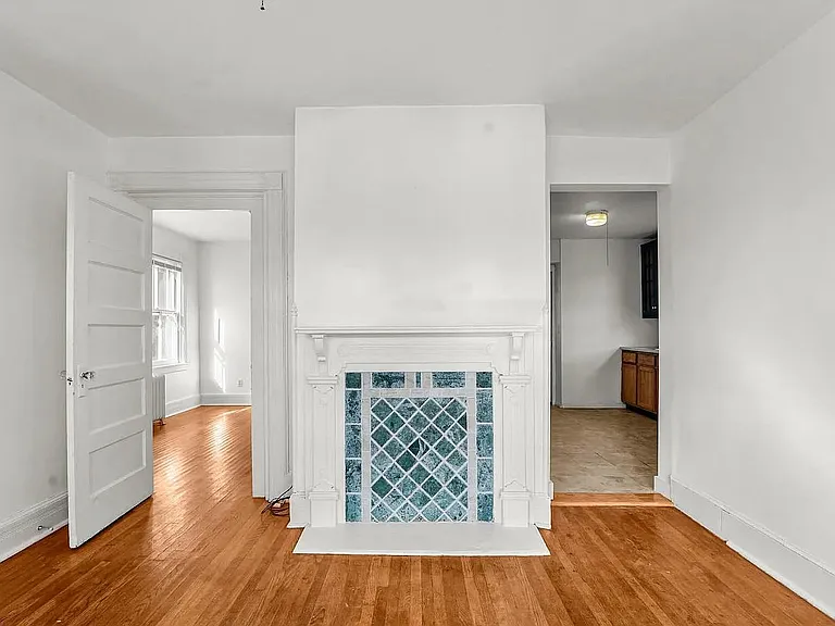 299 Bruce Park Ave #1 — Photo 4