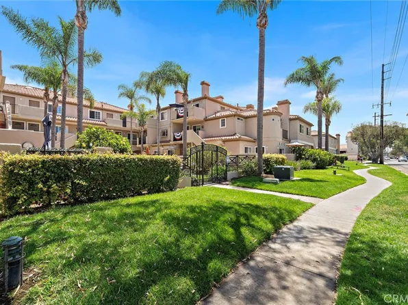 606 Lake St APT 23, Huntington Beach, CA 92648