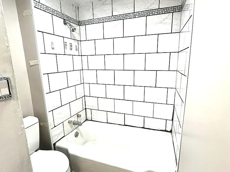 860 Main St #4 — Photo 8
