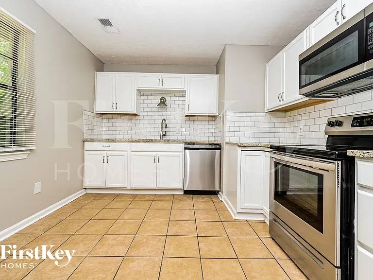 250 Hunters Trce — Photo 6