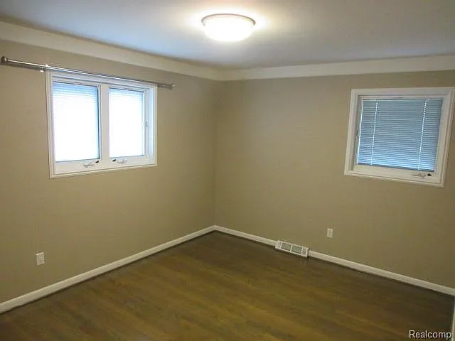 1236 Jenifer Ave — Photo 7