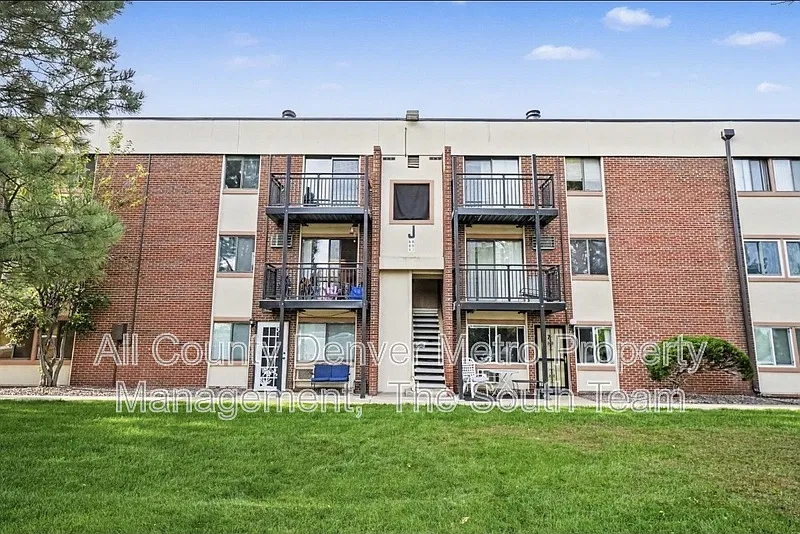 1 bed, 1.0 bath, 617 sqft, $1,145 — Photo 2