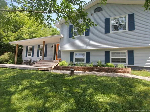 10 Princeton Ave, Quispamsis, NB E2E 3H3