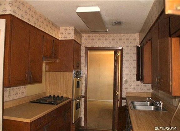 4th image of 211 Glendale Cv