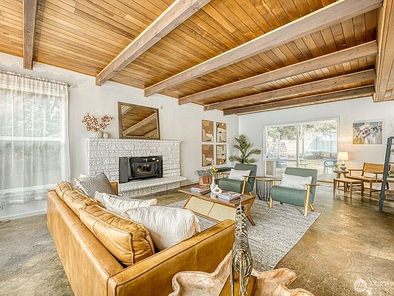 3rd image of 234 SW 208th Street